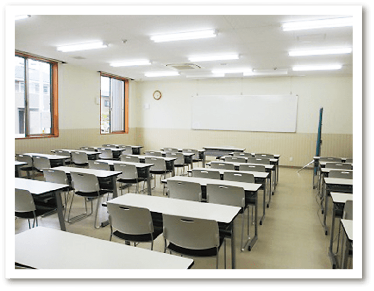 ひまわり幼児教育専門学院 講義室1